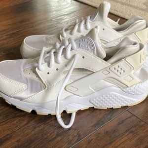 Nike air huarache white size 7.5 women white